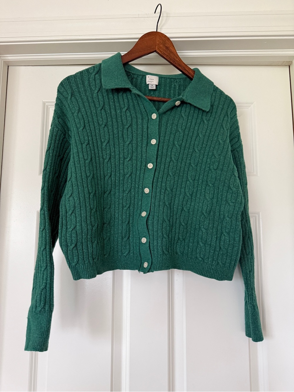 Green Cable-Knit Button-Up Cardigan - Picture 4 of 12
